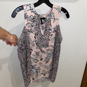 Like new- BCBGMAXAZRIA sleeveless patterned blouse